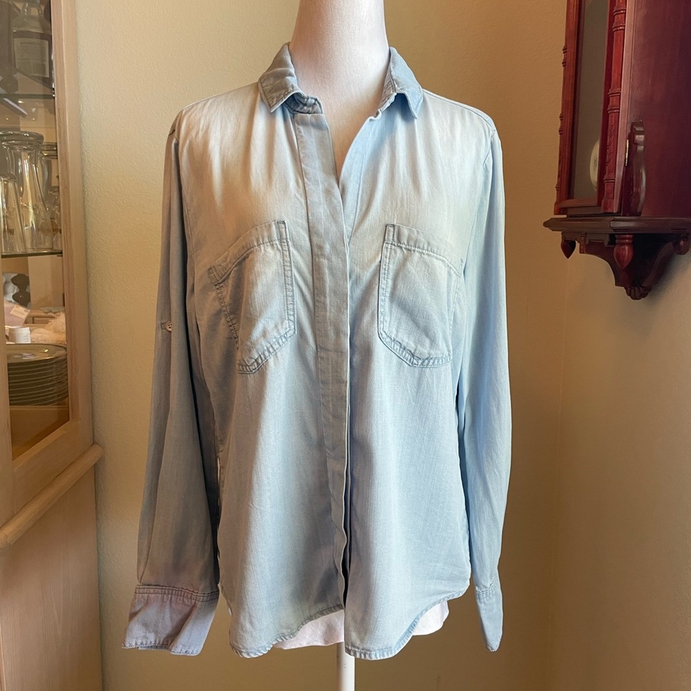 Cloth & stone chambray button down relaxed long sleeve shirt size medium